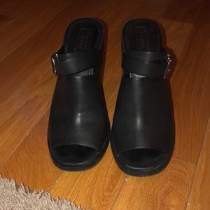 Black open toe shoes